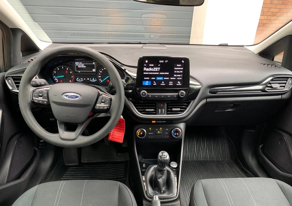 Ford Fiesta cena 45900 przebieg: 52040, rok produkcji 2018 z Chojna małe 37